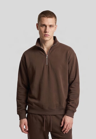 Urban Classics Sweatshirt in Braun: Vorderseite