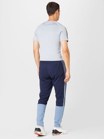 ADIDAS SPORTSWEAR - Tapered Calças de desporto 'Essentials Mélange French Terry' em azul