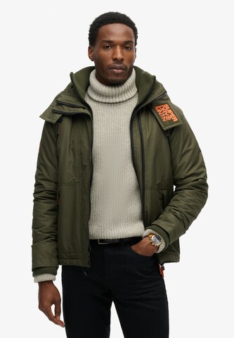 Veste mi-saison 'Mountain' Superdry en vert : devant