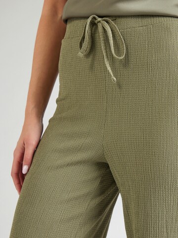 MYLAVIE by Sarah Harrison Regular Trousers in Green