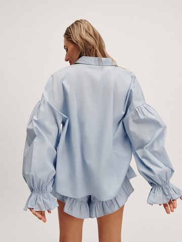 Tatiana Zidekova - Blusa en azul