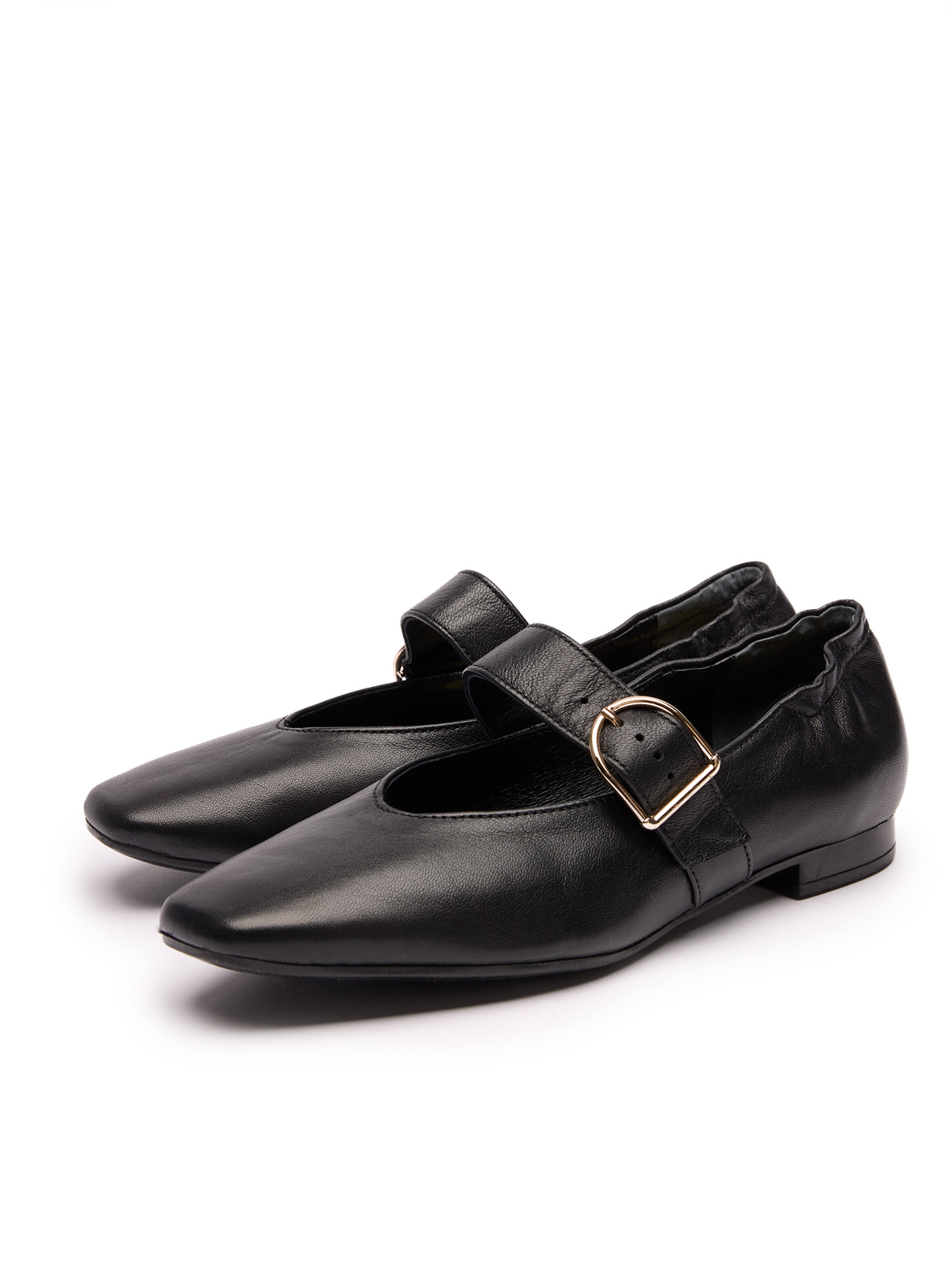 Balerini de la RYLKO pe negru