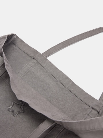 Pull&Bear Nakupovalna torba | siva barva