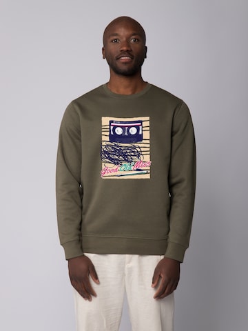 Watapparel Sweatshirt ' Good Old Mess ' in Groen: voorkant