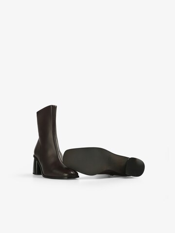 Scalpers Booties in Brown