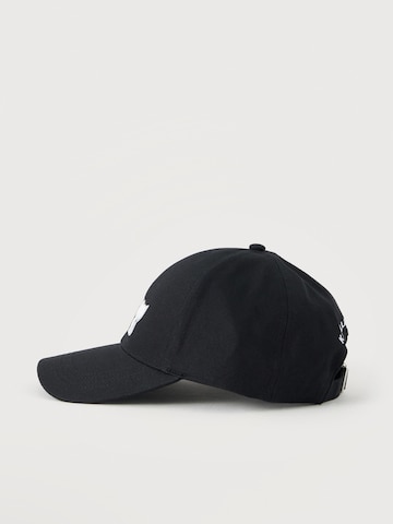 Karl Lagerfeld Cap 'Ikon' in Black