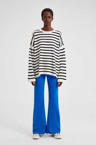 Pull-over oversize Touche Prive en blanc