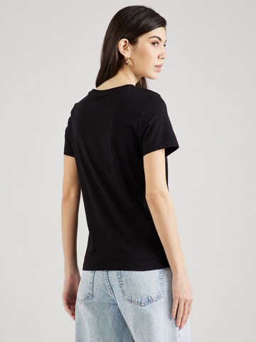 Tricou de la GUESS pe negru