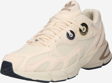 ADIDAS ORIGINALS Sneakers low 'Astir' i beige: forside