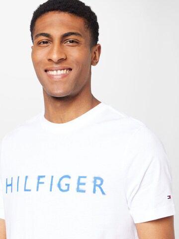 TOMMY HILFIGER - Camiseta en blanco