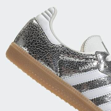 ADIDAS ORIGINALS Ниски маратонки 'Samba' в сребърно