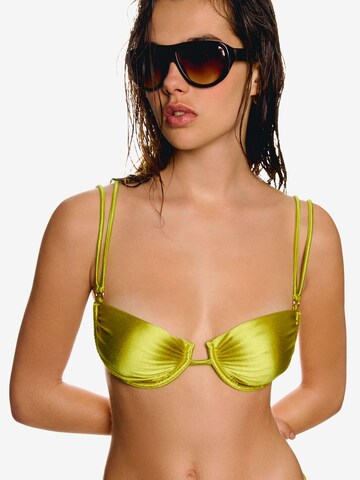 Hauts de bikini Bershka en vert