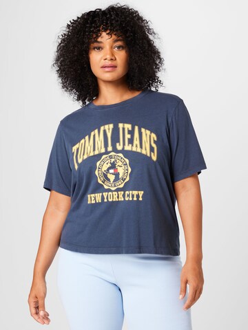 Tricou de la Tommy Jeans Curve pe albastru: față