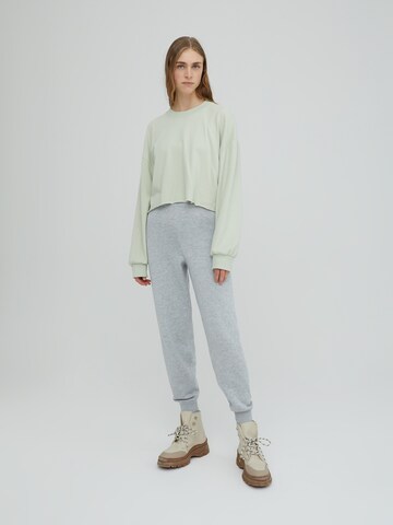 EDITED Tapered Hose 'Giona' in Grau