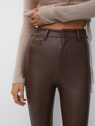 Pull&Bear Skinny Spodnie w kolorze brązowy