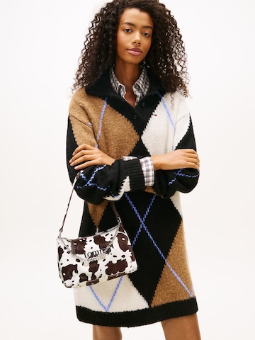 Geantă de umăr de la Tommy Jeans pe alb