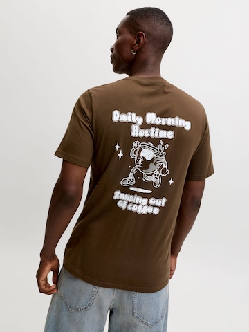 T-Shirt 'JJBrewy' JACK & JONES en marron : devant