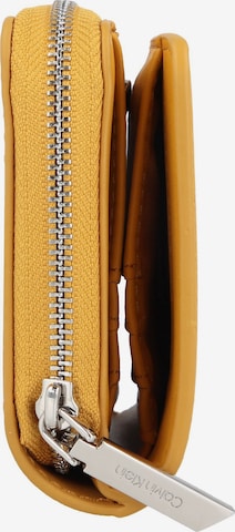 Calvin Klein Portemonnaie in Gelb