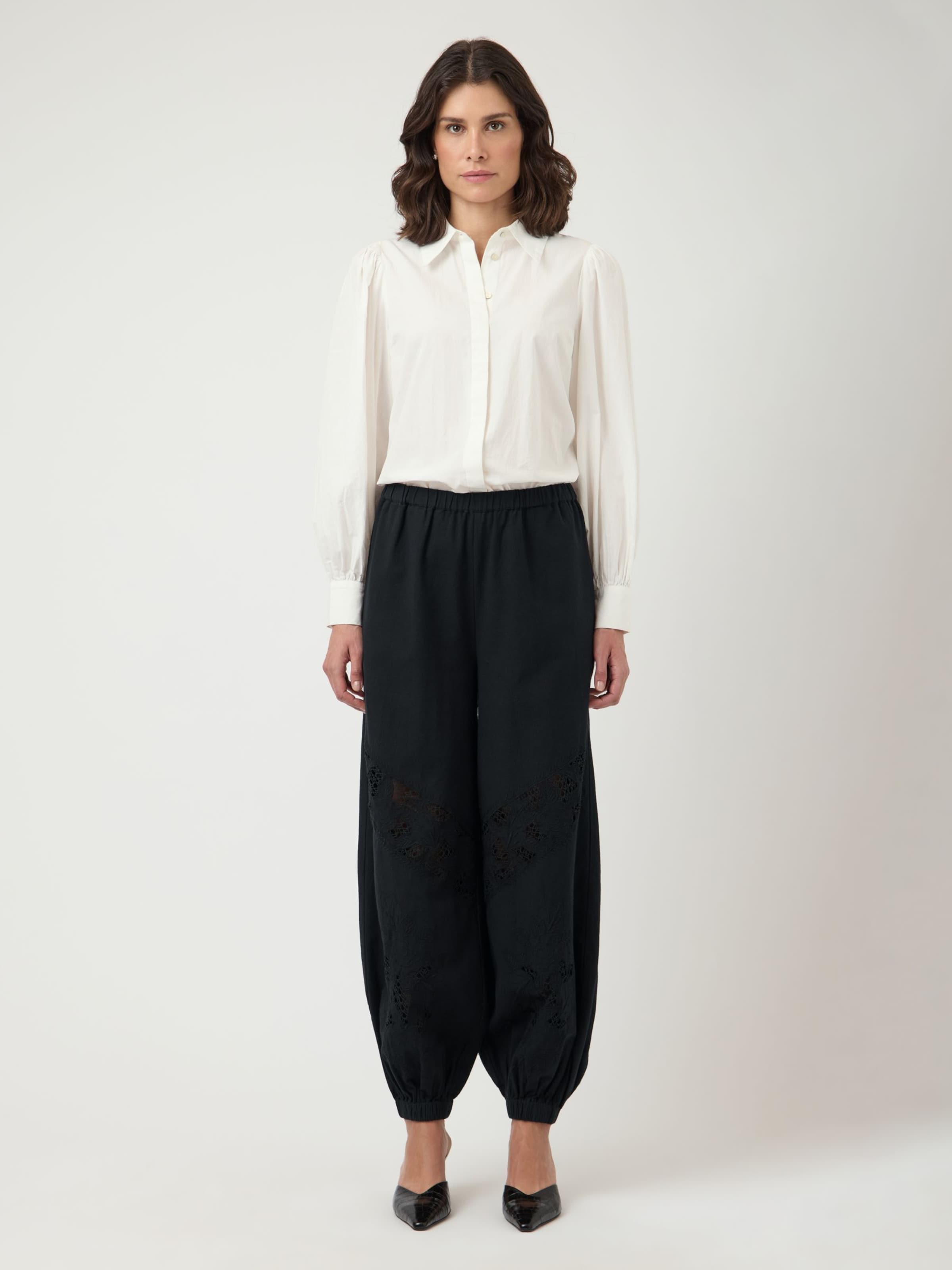 Regular Pantalon YAS en noir : devant
