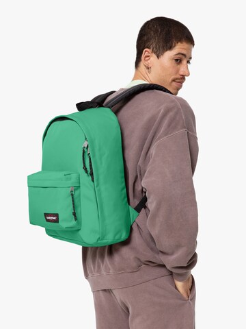 EASTPAK Hátizsák 'OUT OF OFFICE' - zöld