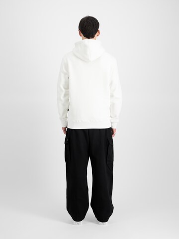 ALPHA INDUSTRIES Sweatshirt in Wit