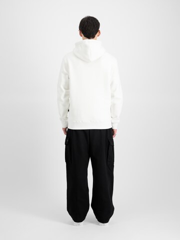 ALPHA INDUSTRIES Sweatshirt in Weiß