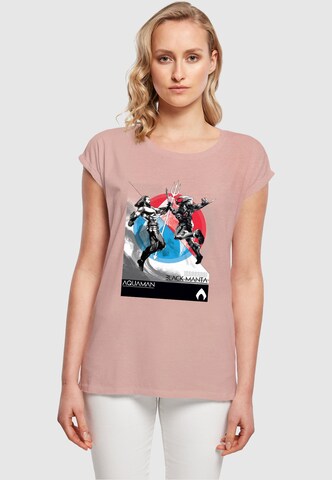 ABSOLUTE CULT Shirt 'Aquaman - Vs Black Manta' in Roze: voorkant
