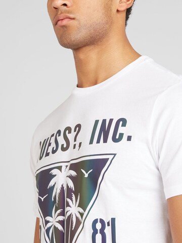 balts GUESS T-Krekls 'IRIDESCENT PALMS'