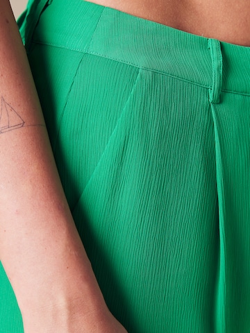 ABOUT YOU x Laura Giurcanu Wide Leg Hose 'Carina' in Grün