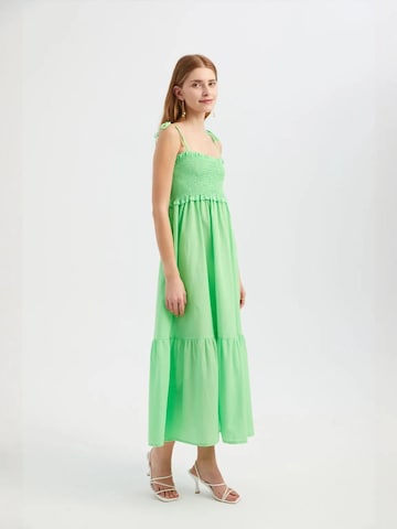 Hiccup Dress in Green