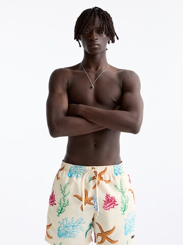 Pull&Bear Badeshorts in Beige