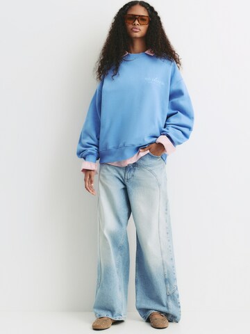 Sweat-shirt 'PACIFIC' Pull&Bear en bleu