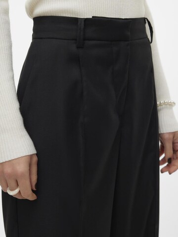 VERO MODA Regular Pleated Pants in Black