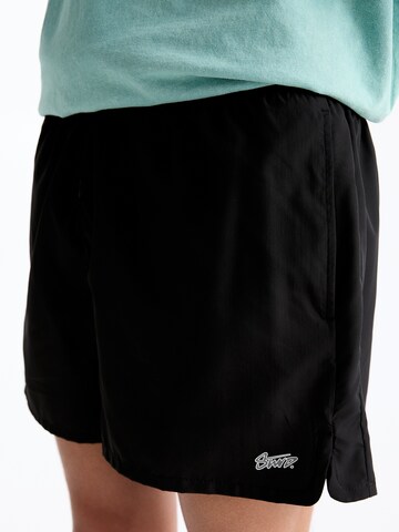 Pull&Bear Board Shorts in Black