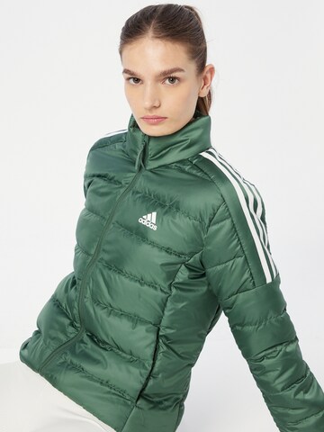 ADIDAS SPORTSWEAR Μπουφάν πεζοπορίας 'Essentials Down' σε πράσινο