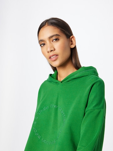 Sweat-shirt 'Malin' ABOUT YOU en vert