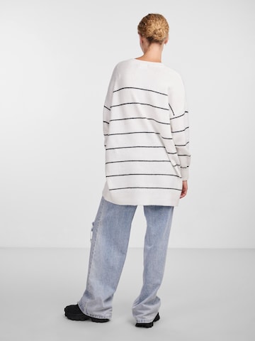 PIECES - Pullover 'BEVERLY' em branco