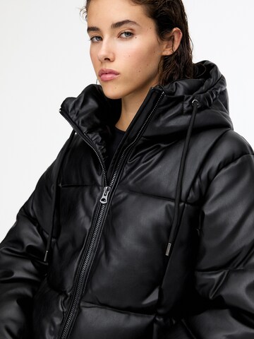 Pull&Bear Overgangsjakke i sort