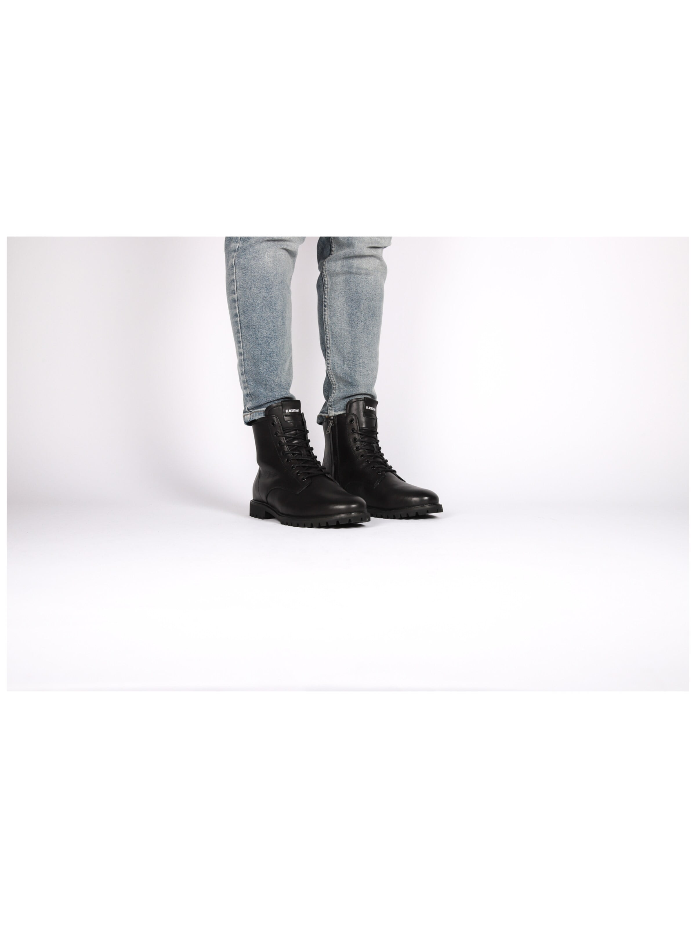 Boots stringati 'JAXON' di BLACKSTONE in nero