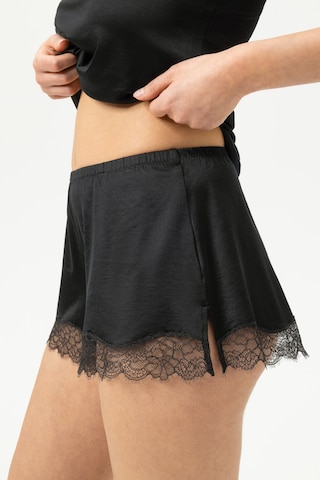 Mey Pyjamabroek 'Pure Shine Lace' in Zwart