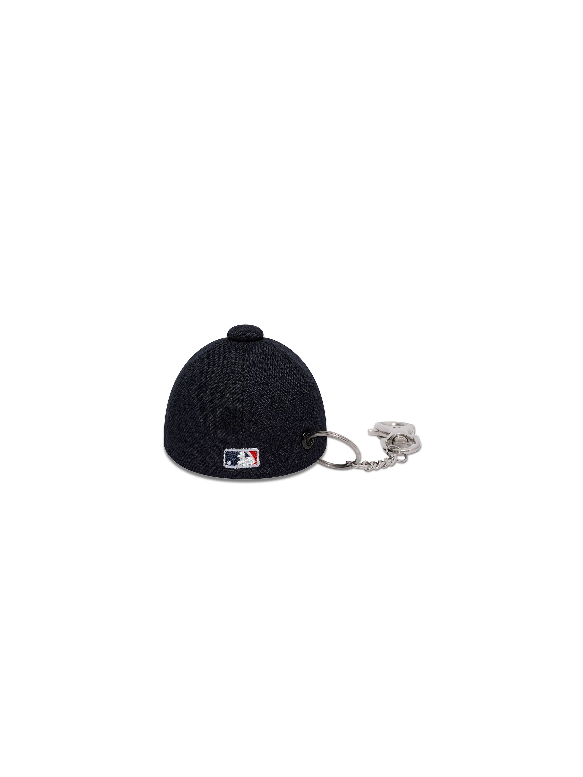 NEW ERA Key Ring 'Mini Cap' in Blue