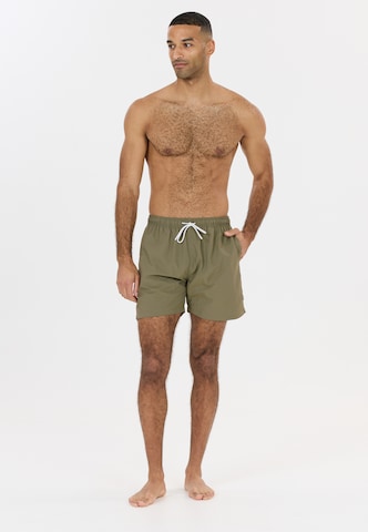 NOU Boardshorts 'Eyemouth V2' in Grün