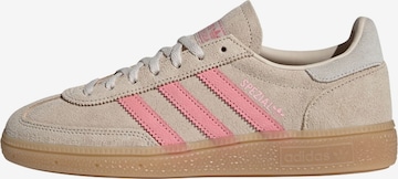 Sneaker bassa 'Handball Spezial' di ADIDAS ORIGINALS in beige: frontale