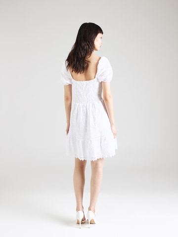 GUESS Šaty 'Clio' – bílá