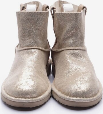 UGG Dress Boots in 38 in Gold