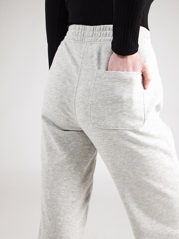 Effilé Pantalon 'BELLA' ONLY en gris