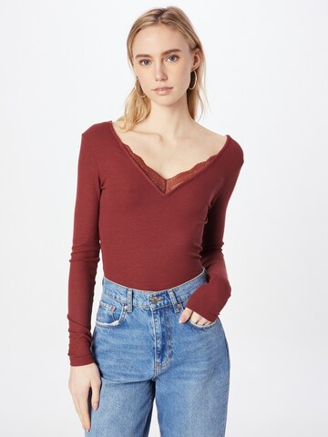 ABOUT YOU Shirt 'Christina' in Rood: voorkant