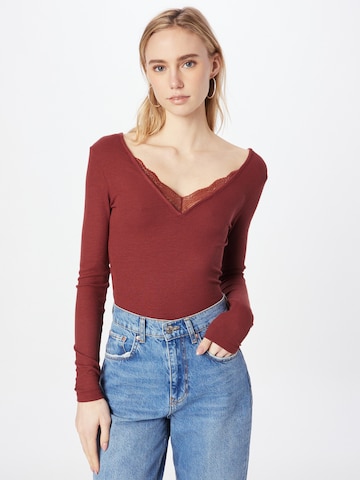 ABOUT YOU Shirt 'Christina' in Red: front