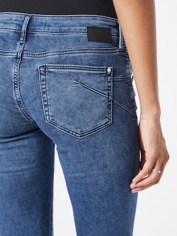 Mavi Slimfit Jeans 'Alma' i blå