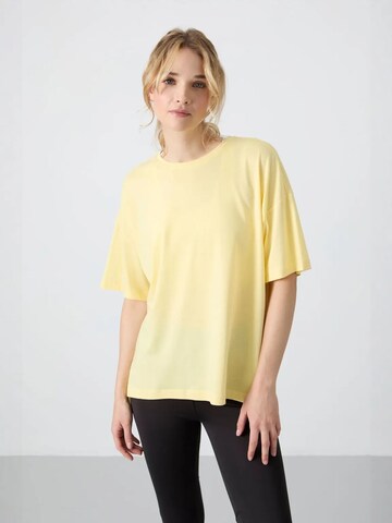 T-shirt Tommy Life en jaune